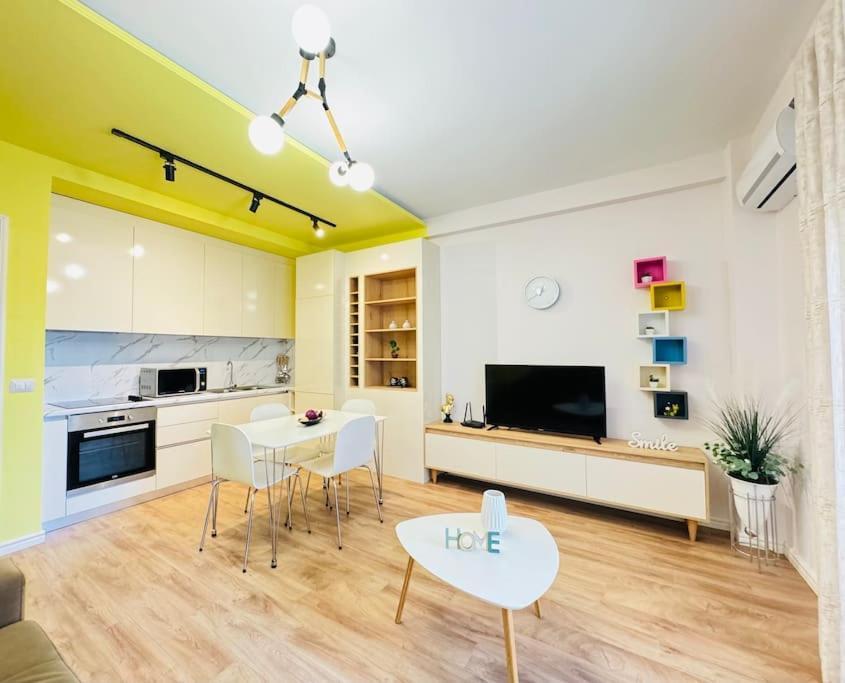 Yellow Apartment Durrës Eksteriør billede