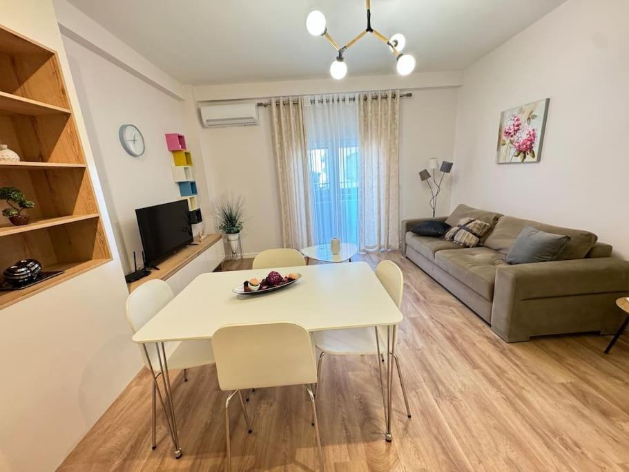 Yellow Apartment Durrës Eksteriør billede