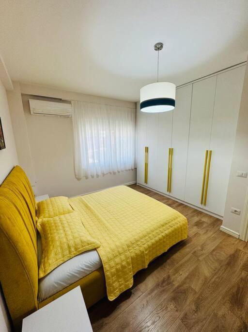 Yellow Apartment Durrës Eksteriør billede
