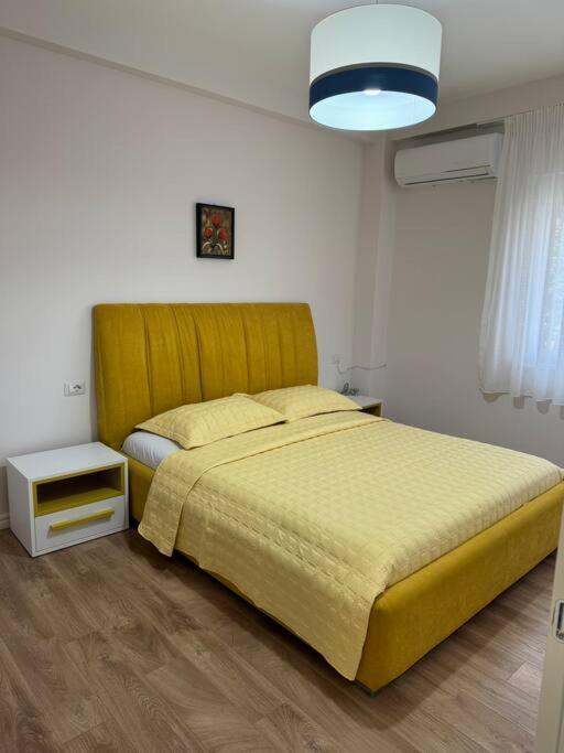 Yellow Apartment Durrës Eksteriør billede
